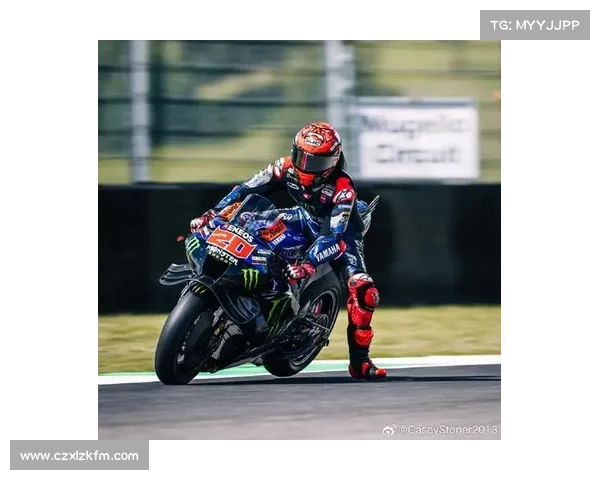 意大利选手在国际赛车锦标赛摩托车赛中技压群雄成功夺冠 意大利选手在国际赛车锦标赛摩托车赛中技压群雄成功夺冠